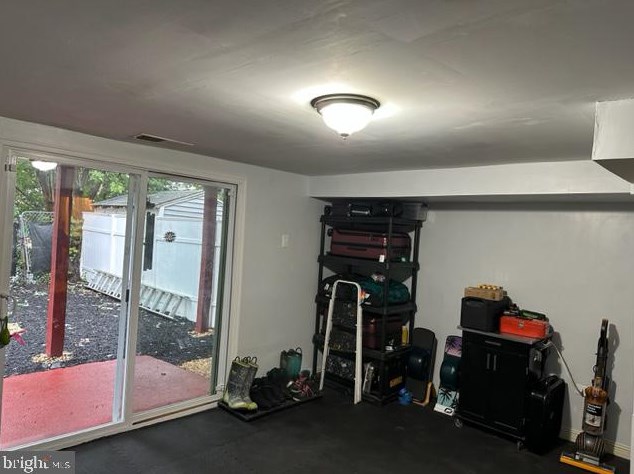 8026 Chelwynde Ave, Philadelphia PA 19153-1108 exterior