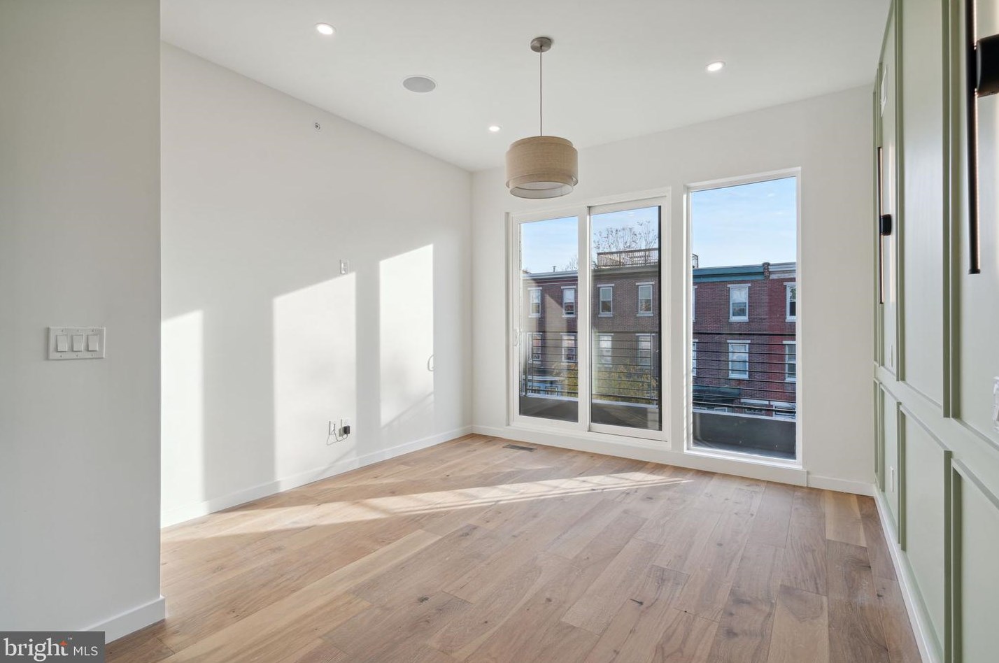 2945 Cambridge St, Philadelphia PA  19130-1115 exterior