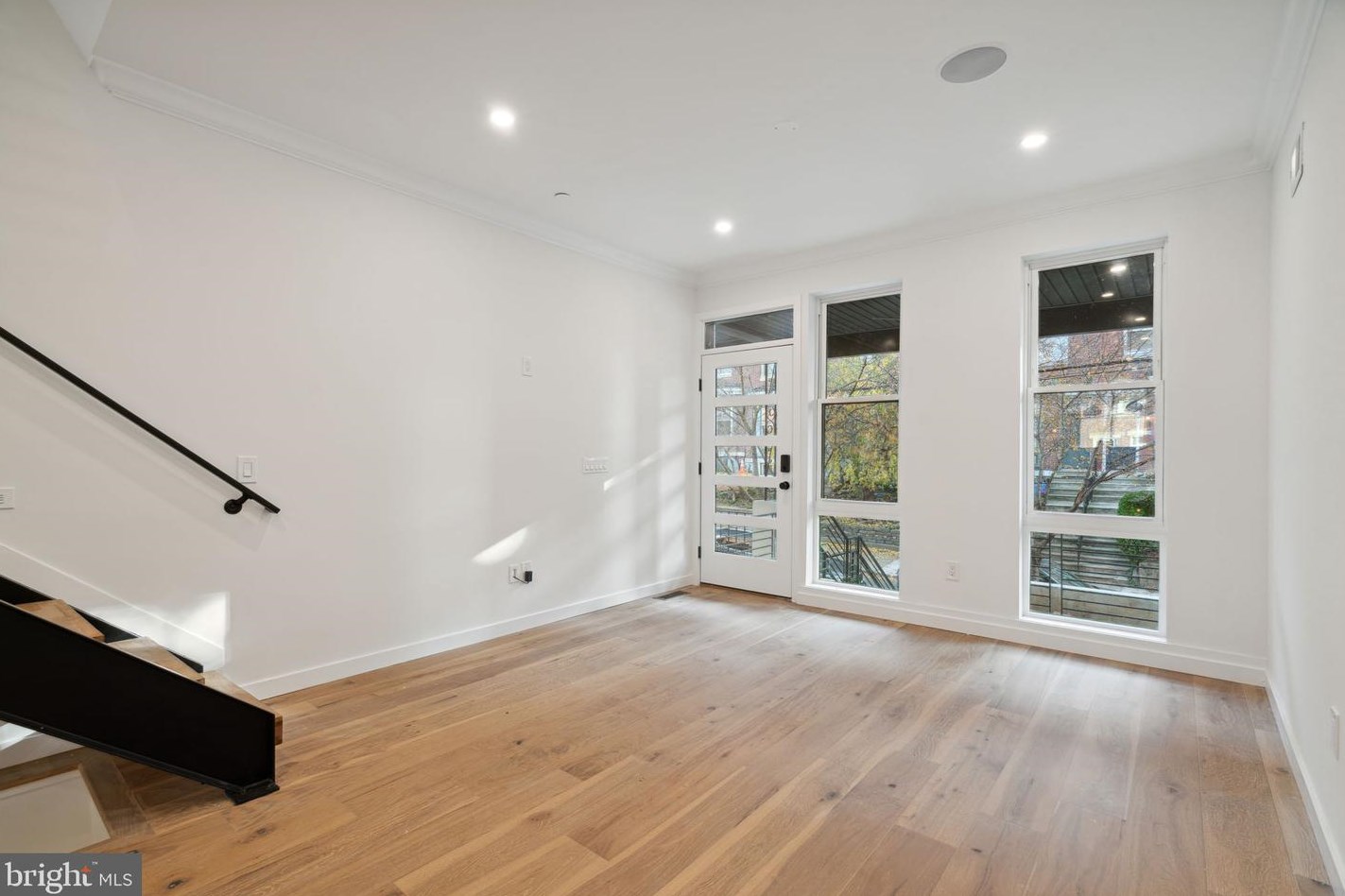2945 Cambridge St, Philadelphia PA  19130-1115 exterior
