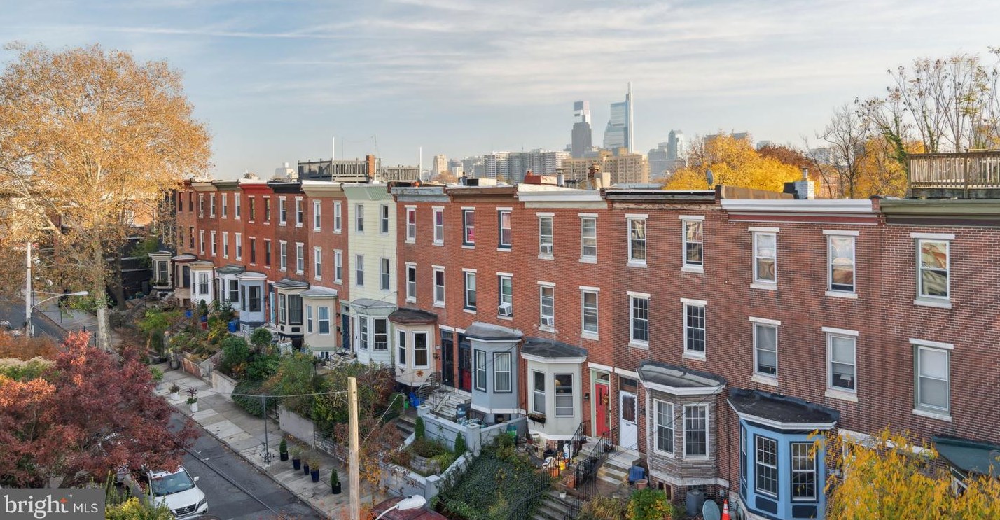 2945 Cambridge St, Philadelphia PA  19130-1115 exterior