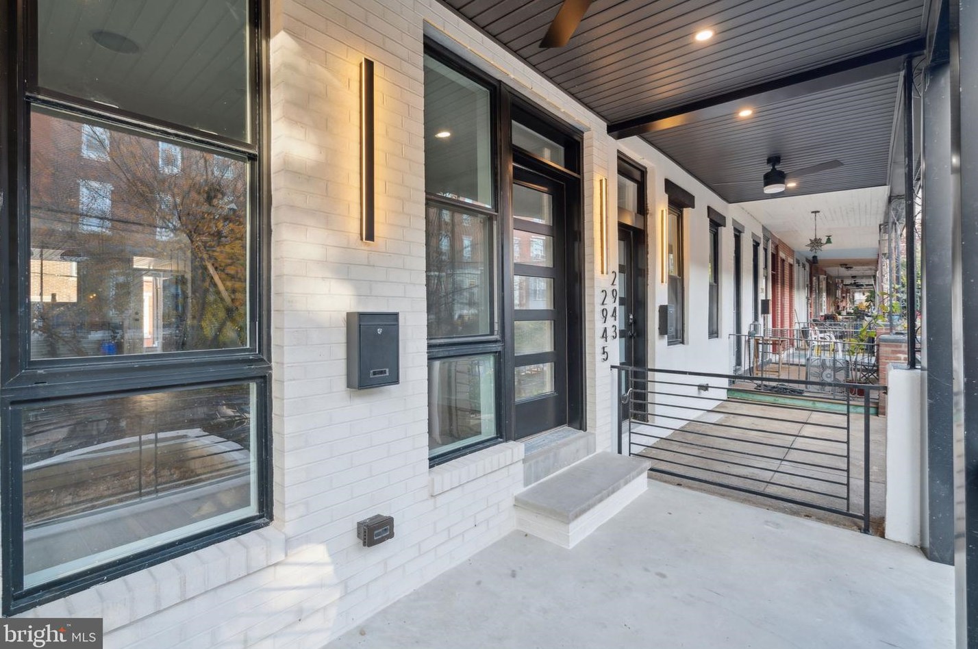 2945 Cambridge St, Philadelphia PA  19130-1115 exterior