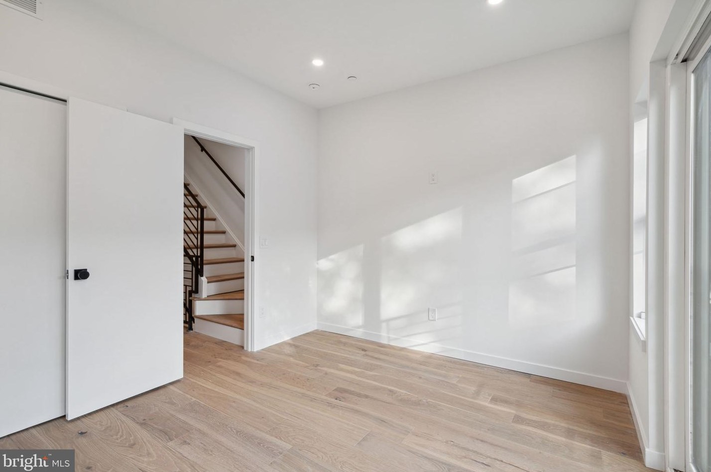2945 Cambridge St, Philadelphia PA  19130-1115 exterior