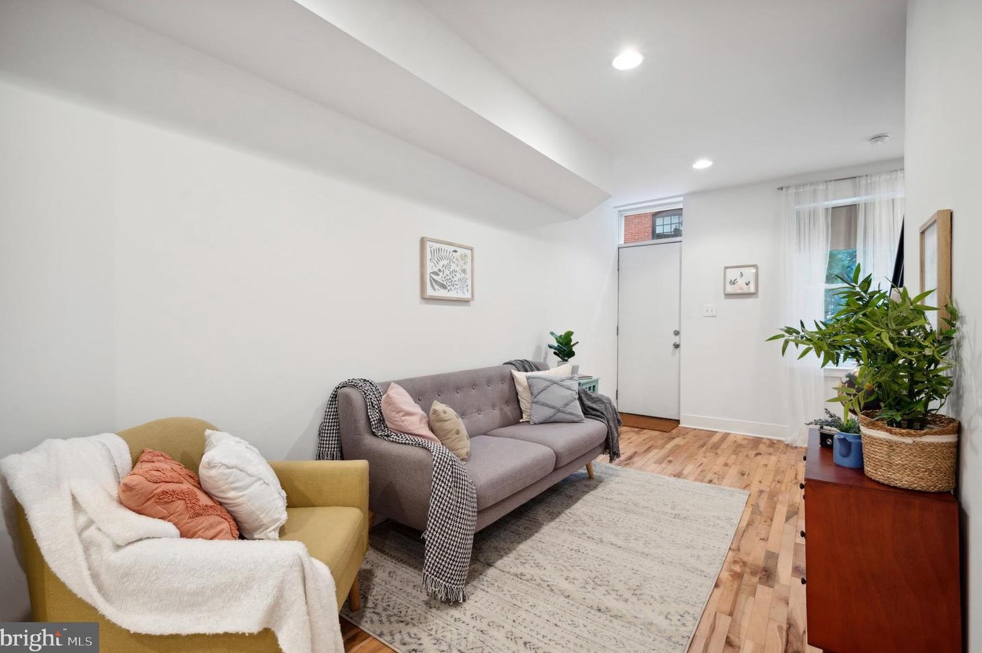 2143 Harold St, Philadelphia PA  19125-1413 exterior