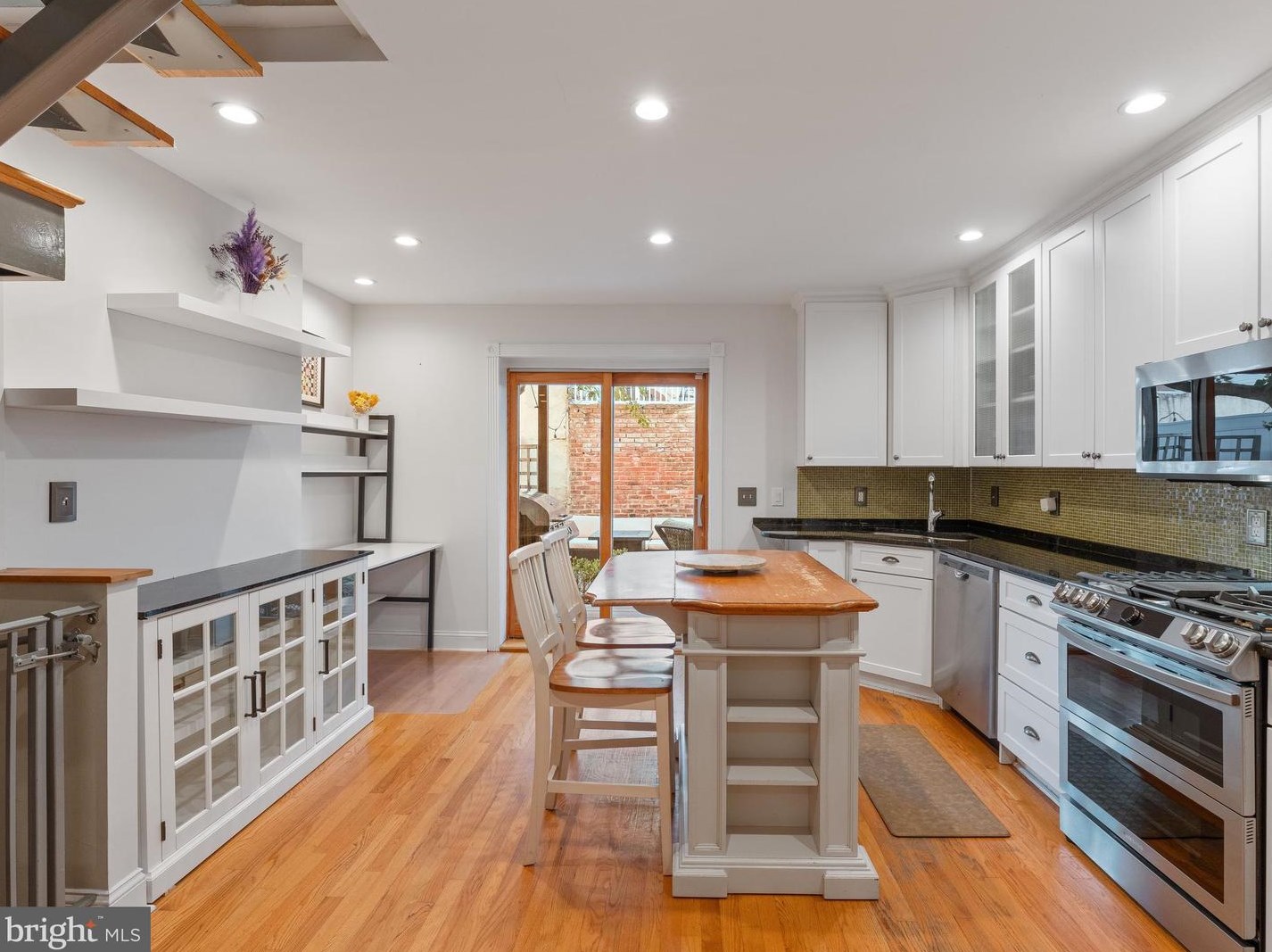 1732 Montrose St, Philadelphia PA  19146-1912 exterior