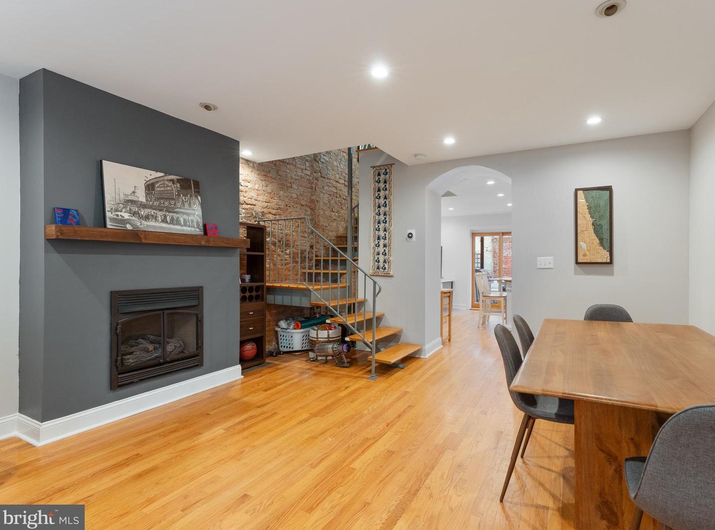 1732 Montrose St, Philadelphia PA  19146-1912 exterior