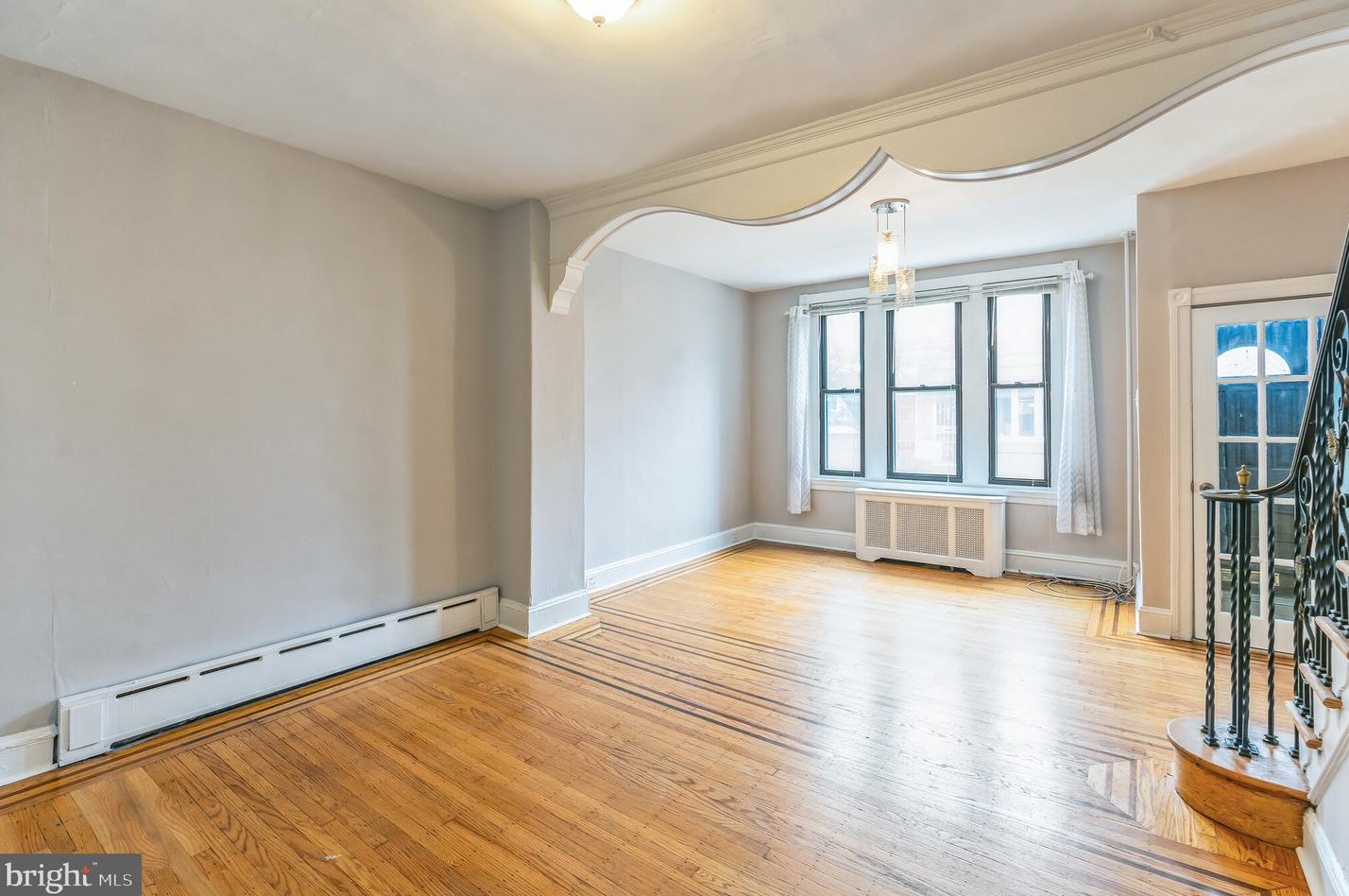 1140 Cross St, Philadelphia PA  19147-6302 exterior