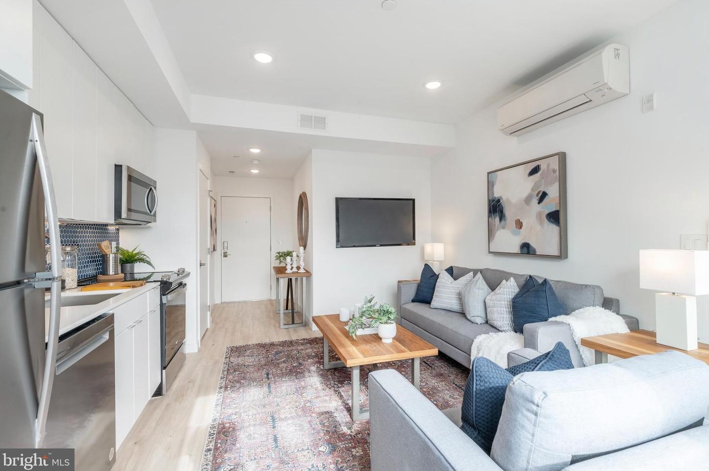 1131 N Front St #204, Philadelphia, PA 19123