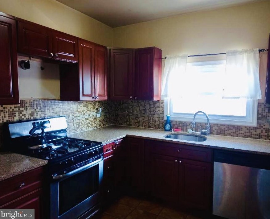 4757 Sheffield St, Philadelphia PA  19136-3312 exterior