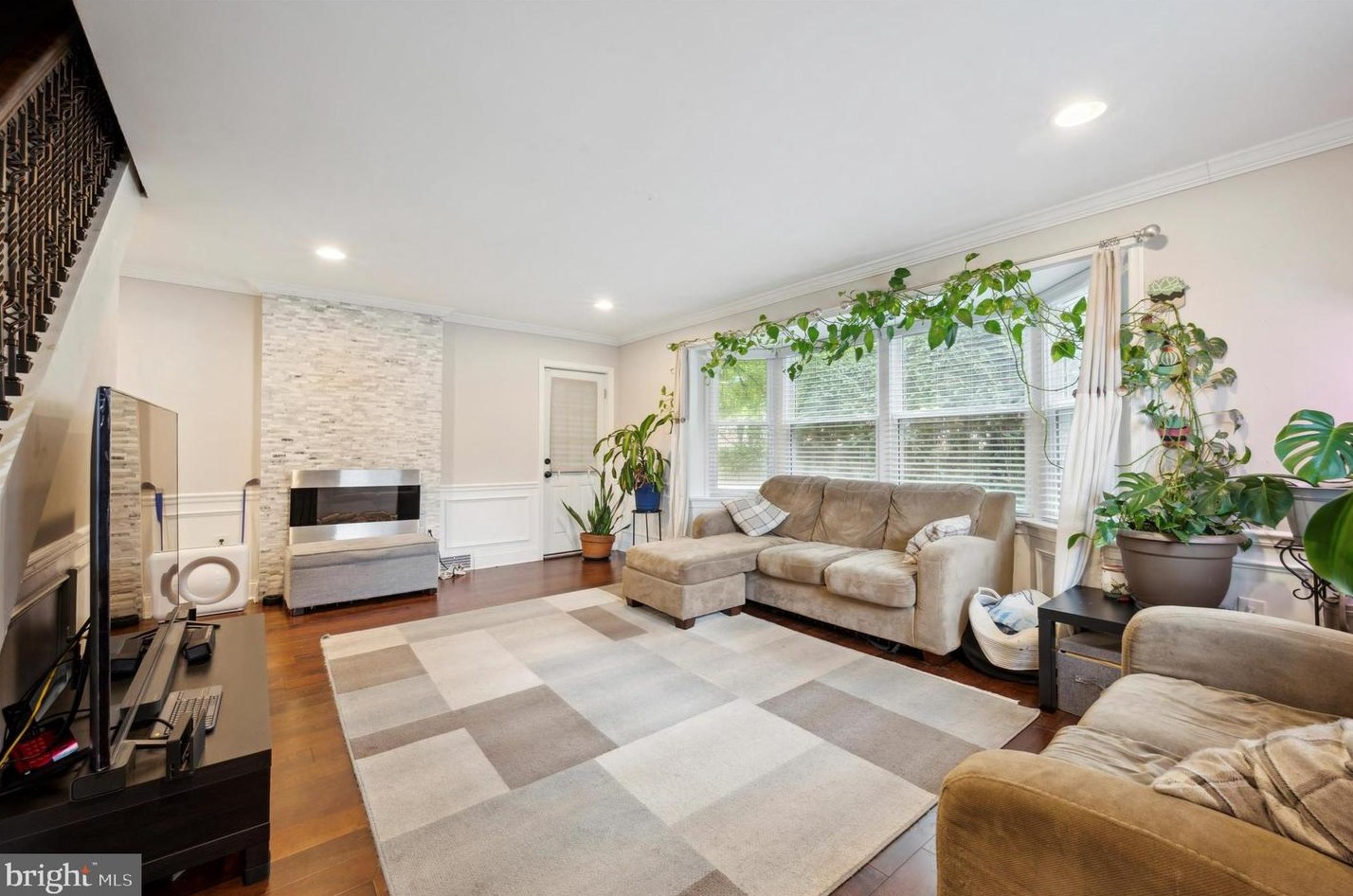 1613 Cardeza St, Philadelphia PA 19150-3308 exterior