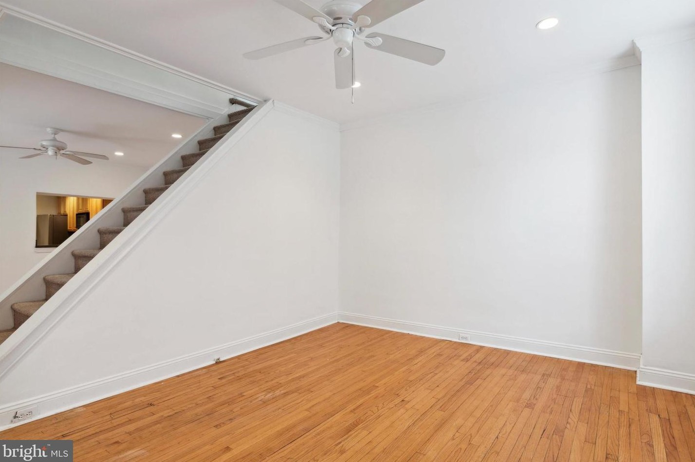 447 Dupont St, Philadelphia PA  19128-3303 exterior