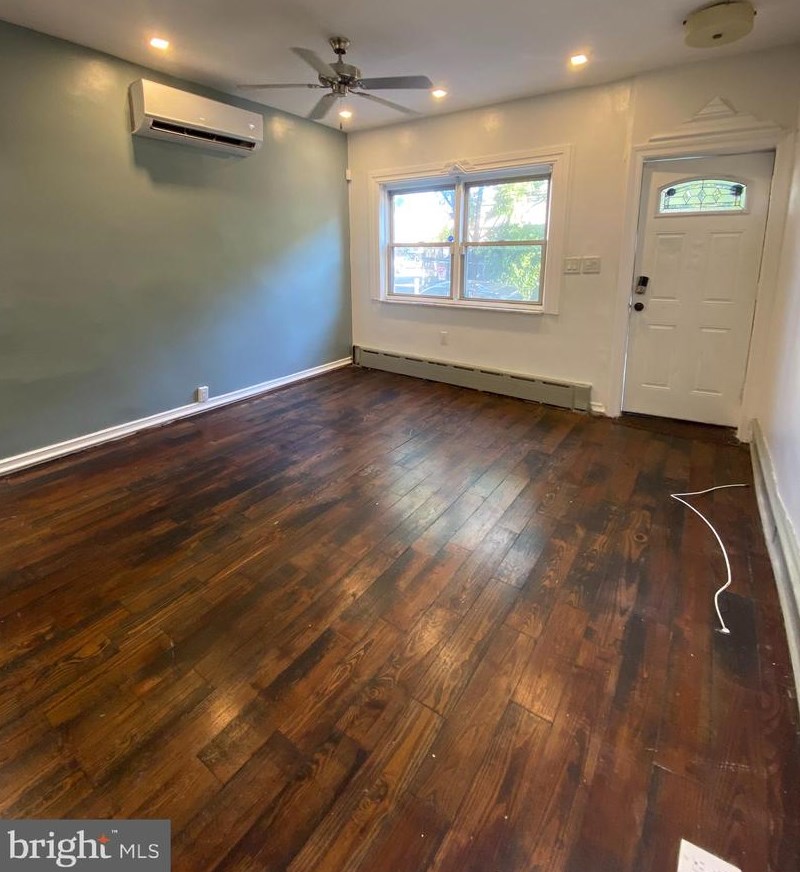 1040 Cantrell St, Philadelphia, PA 19148