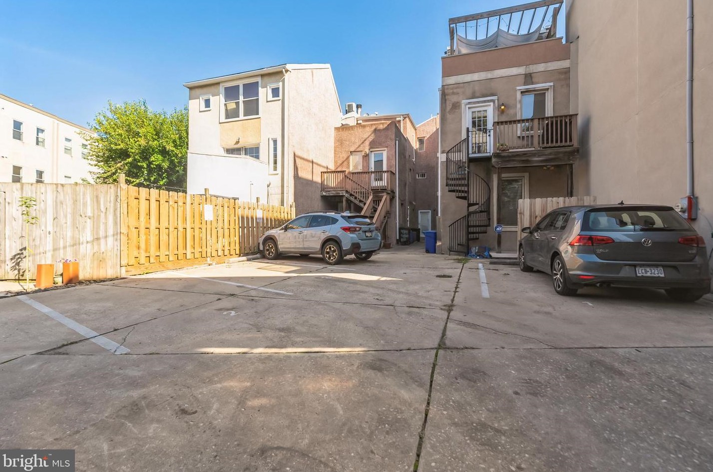 432 Poplar St, Philadelphia PA  19123-2122 exterior
