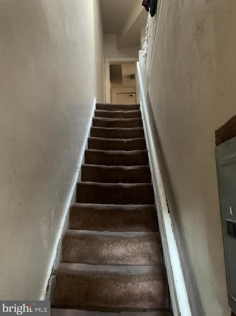 2442 33 St, Philadelphia PA 19132-2805 exterior