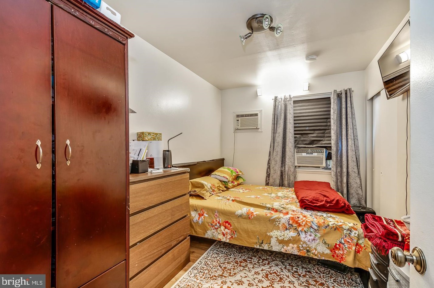 7720 Summerdale Ave, Philadelphia PA 19111-3548 exterior