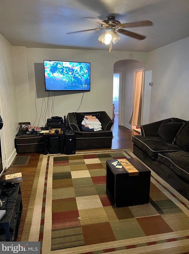 3015 Tyson Ave, Philadelphia PA 19149-2013 exterior