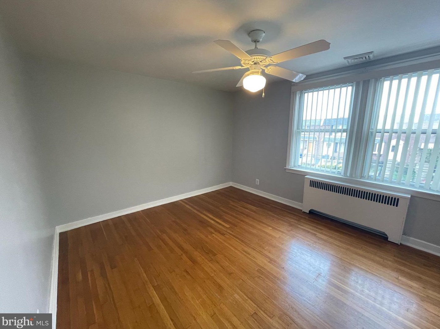 3929 I St, Philadelphia PA  19124-5403 exterior