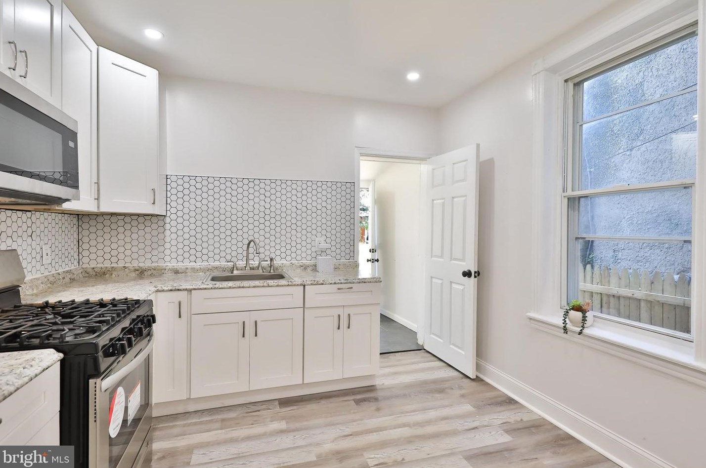 6408 Lambert St, Philadelphia PA  19138-3020 exterior