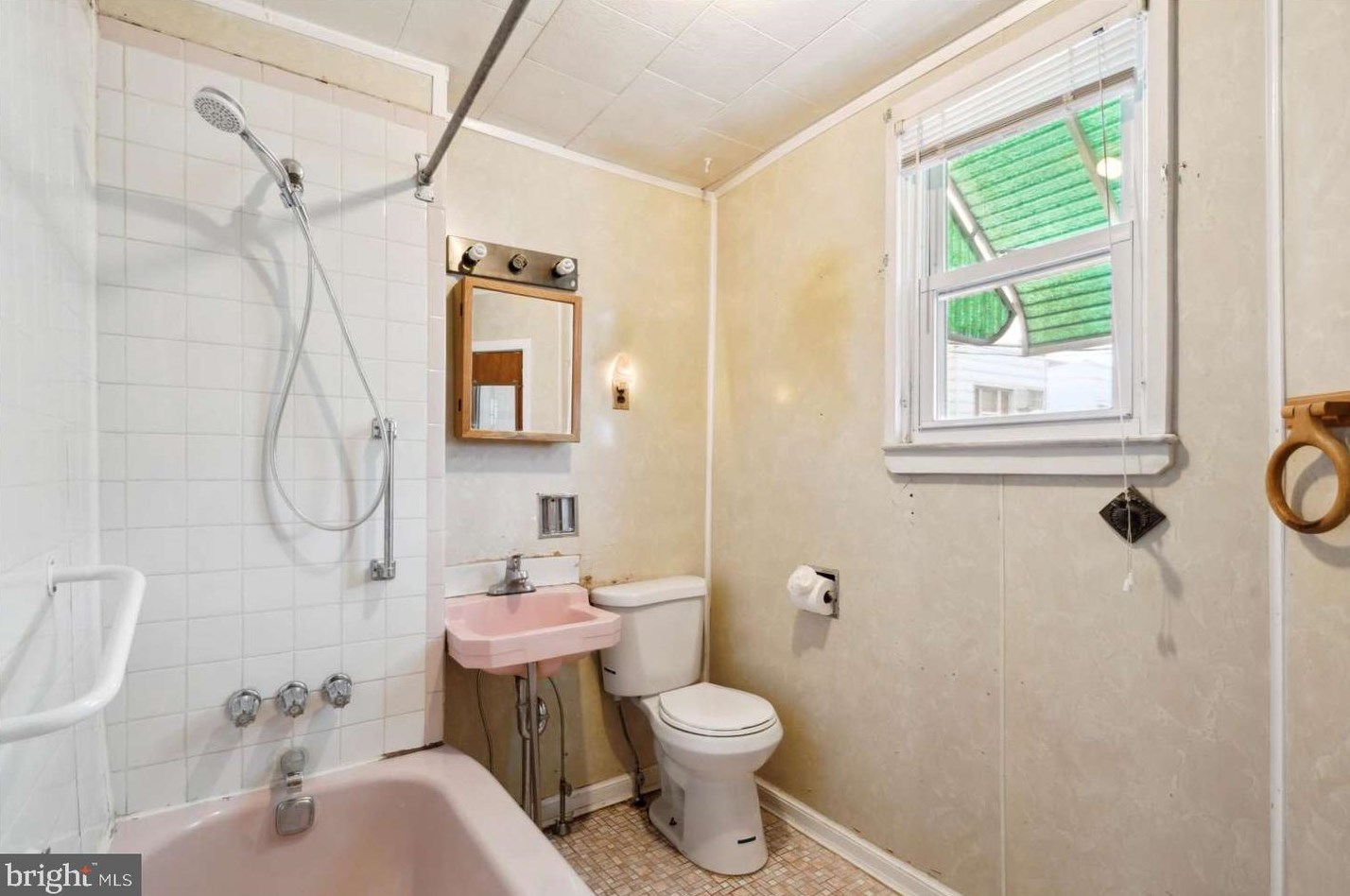 308 Tree St, Philadelphia PA  19148-3311 exterior