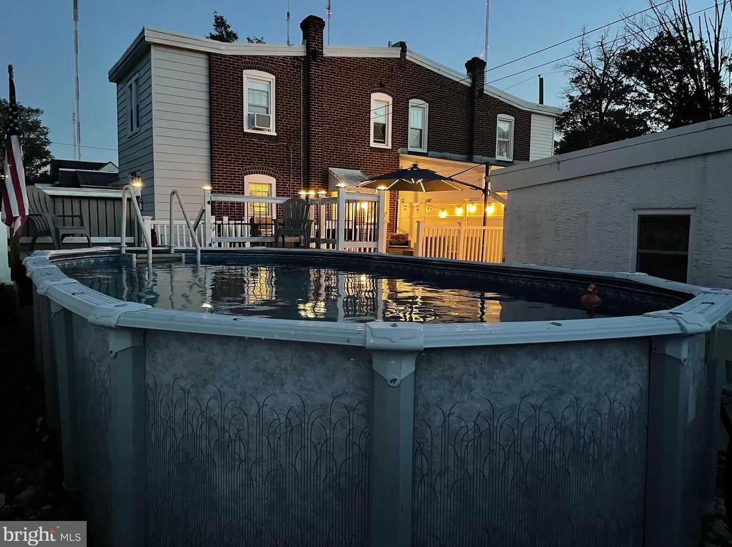 438 Flamingo St, Philadelphia PA  19128-4121 exterior