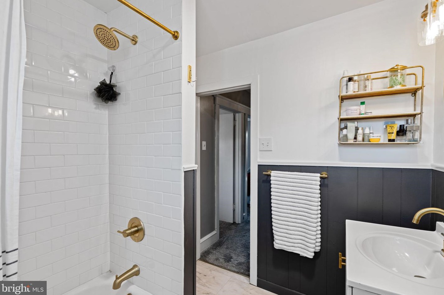 438 Flamingo St, Philadelphia PA  19128-4121 exterior