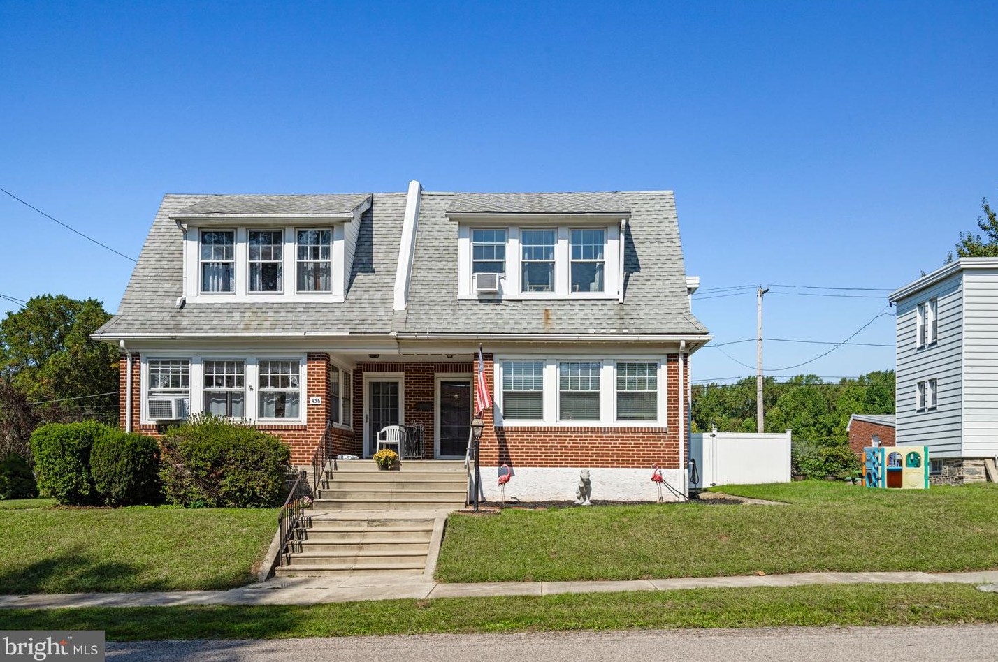 438 Flamingo St, Philadelphia PA  19128-4121 exterior