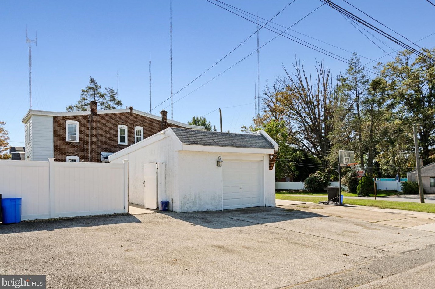 438 Flamingo St, Philadelphia PA  19128-4121 exterior