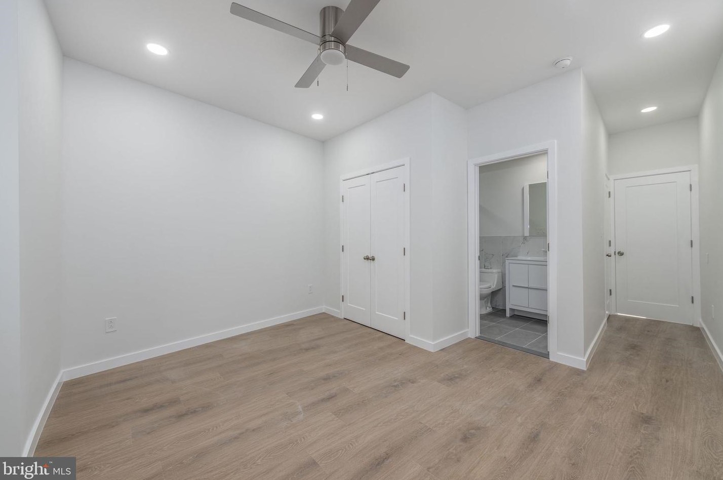 106 Ellsworth St, Philadelphia PA  19147-5408 exterior