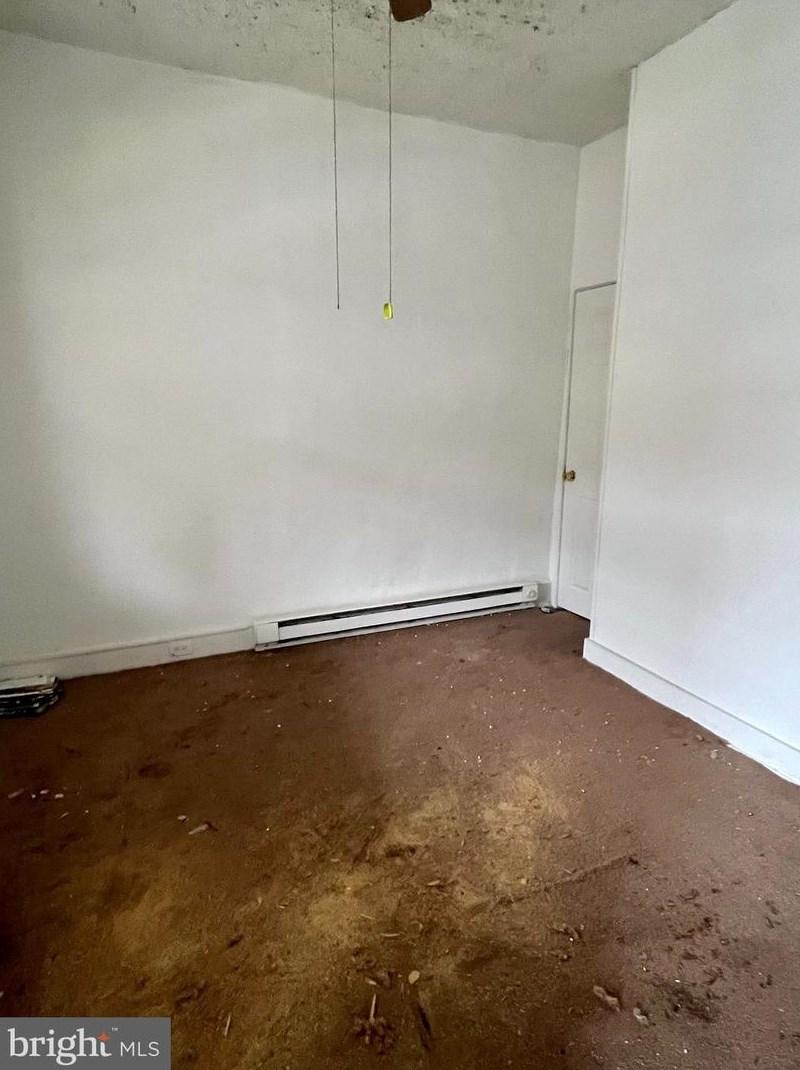 424 Delmar St, Philadelphia PA 19128-4501 exterior