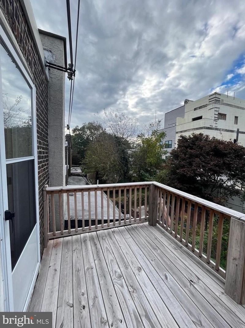 424 Delmar St, Philadelphia PA 19128-4501 exterior