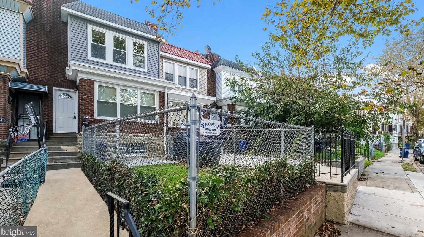 1916 74th Ave, Philadelphia PA  19138-2221 exterior
