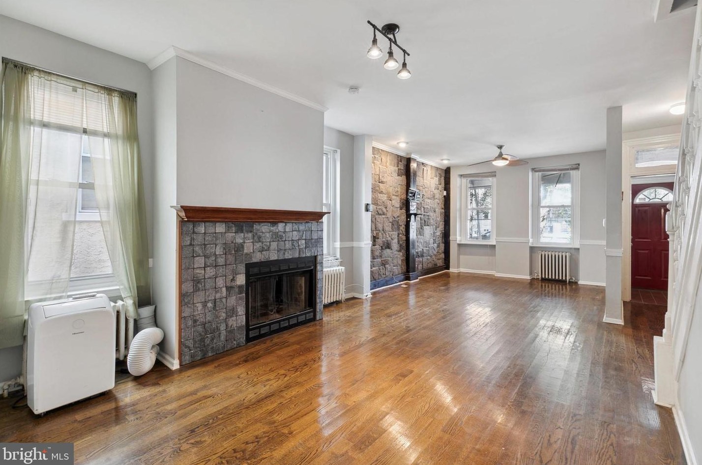 4320 Manayunk Ave, Philadelphia PA  19128-4931 exterior