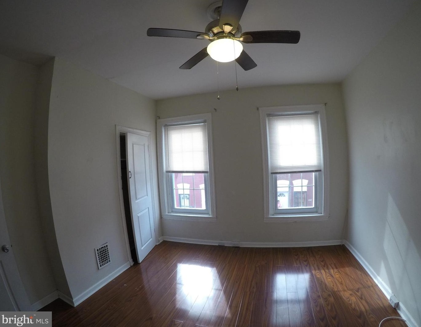 2833 Lee St, Philadelphia PA  19134-3305 exterior