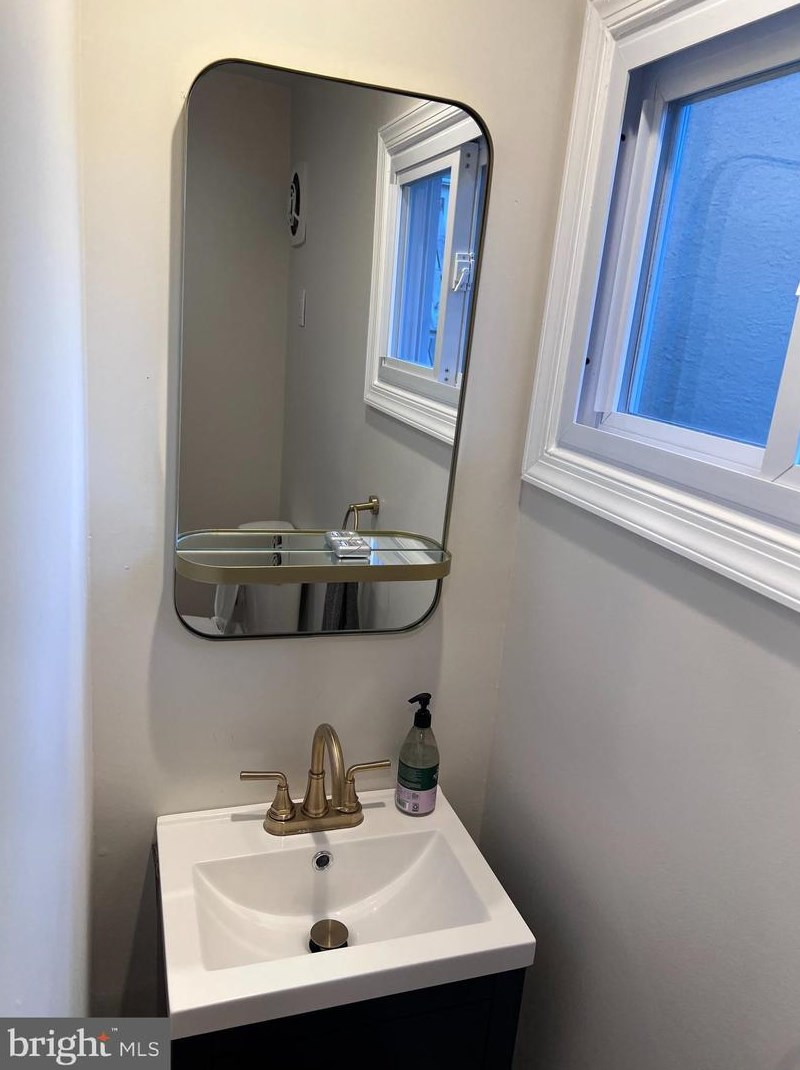 4638 Canton St, Philadelphia PA exterior