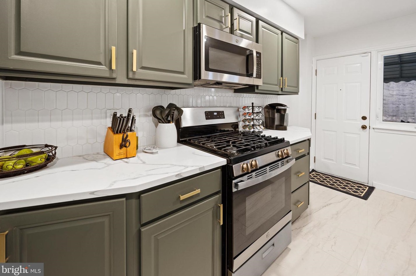 5967 Jannette St, Philadelphia PA  19128-1616 exterior