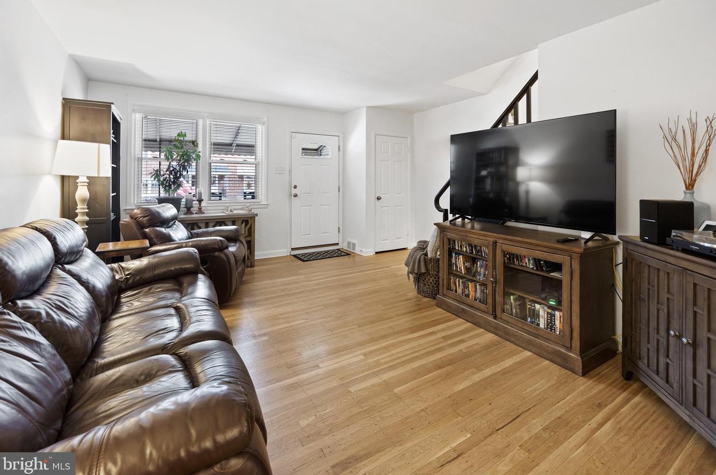 5967 Jannette St, Philadelphia PA  19128-1616 exterior