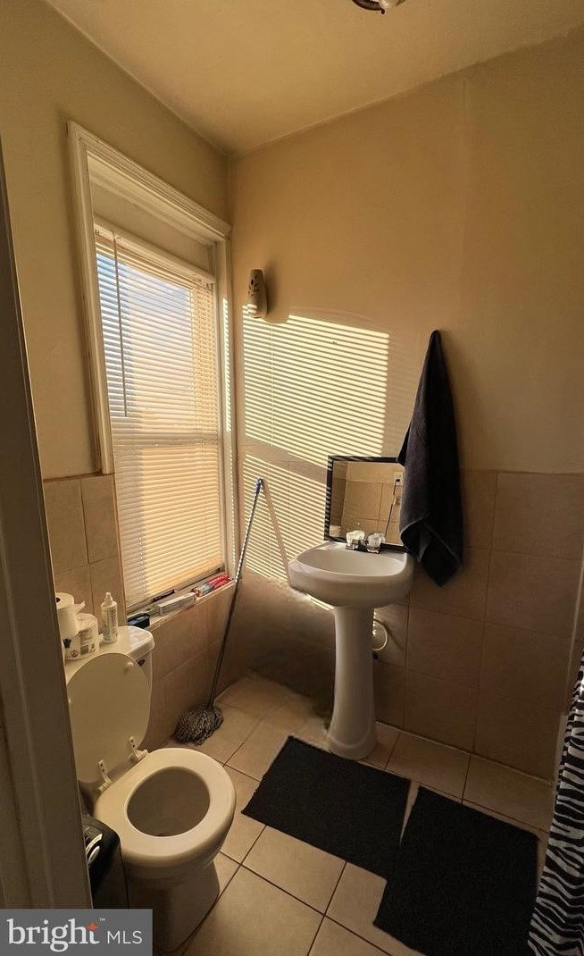 3328 5 St, Philadelphia PA 19140-5636 exterior