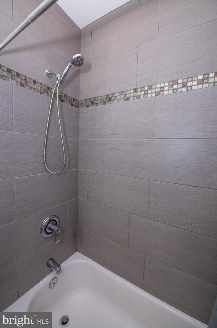 2216 Boston St, Philadelphia PA 19125-2102 exterior