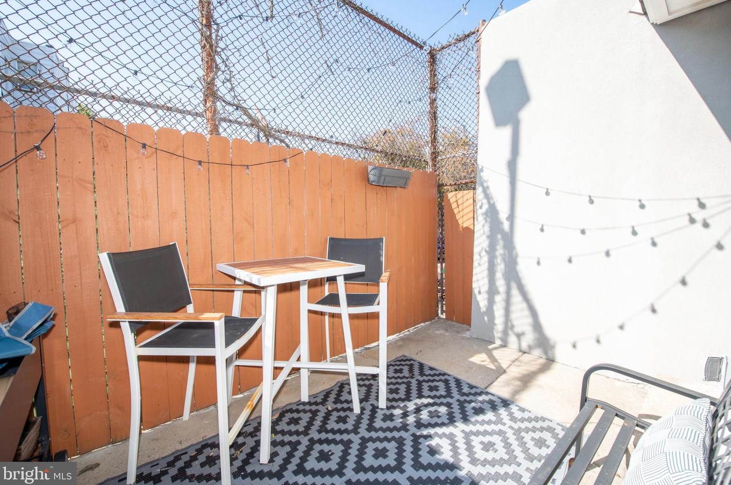 2216 Boston St, Philadelphia PA 19125-2102 exterior