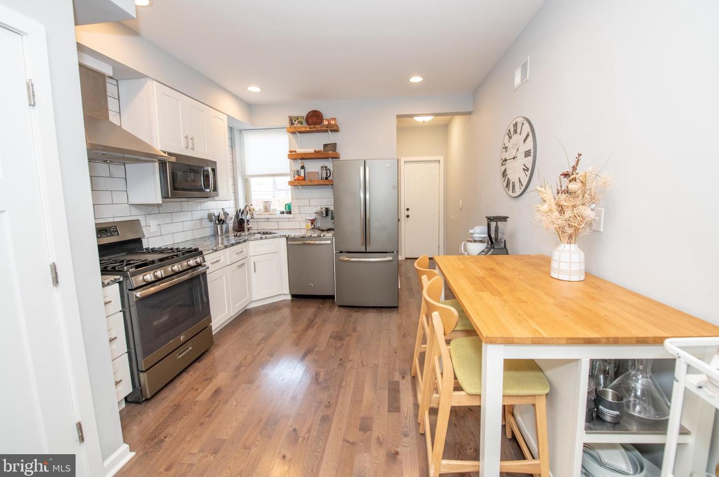 2216 Boston St, Philadelphia PA 19125-2102 exterior