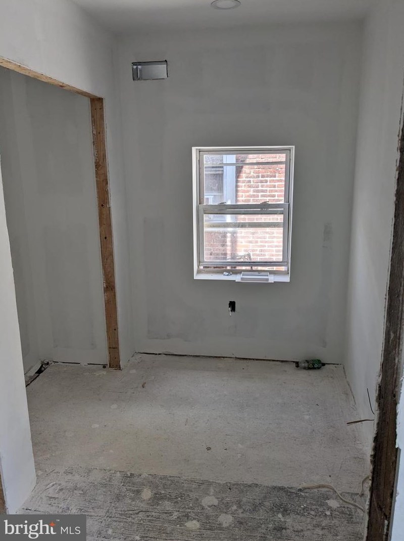 7122 Greenway Ave, Philadelphia PA  19142-1030 exterior