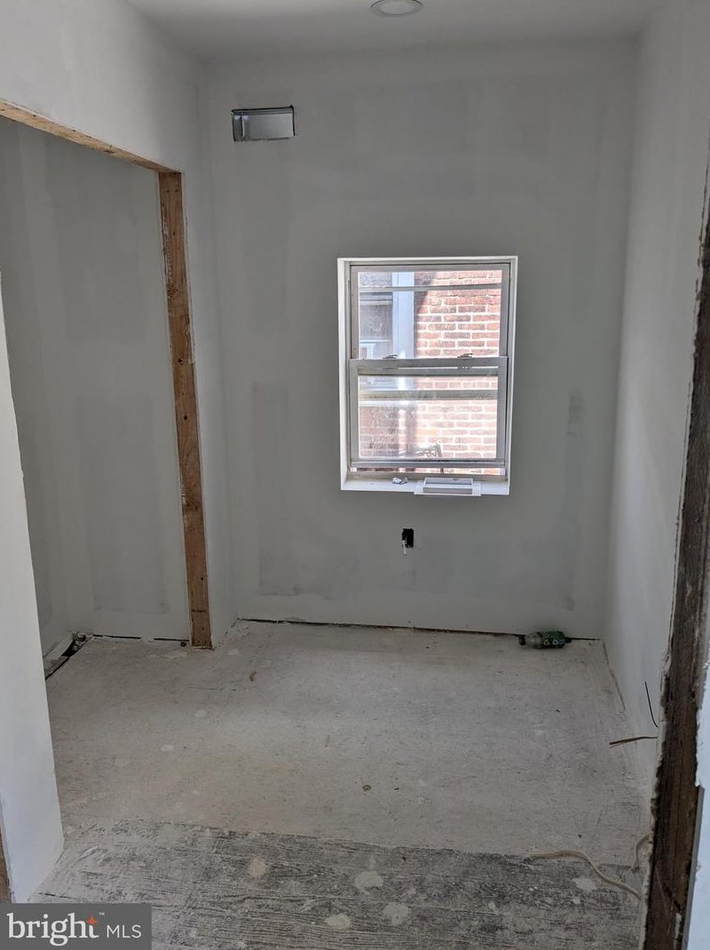 7122 Greenway Ave, Philadelphia PA  19142-1030 exterior