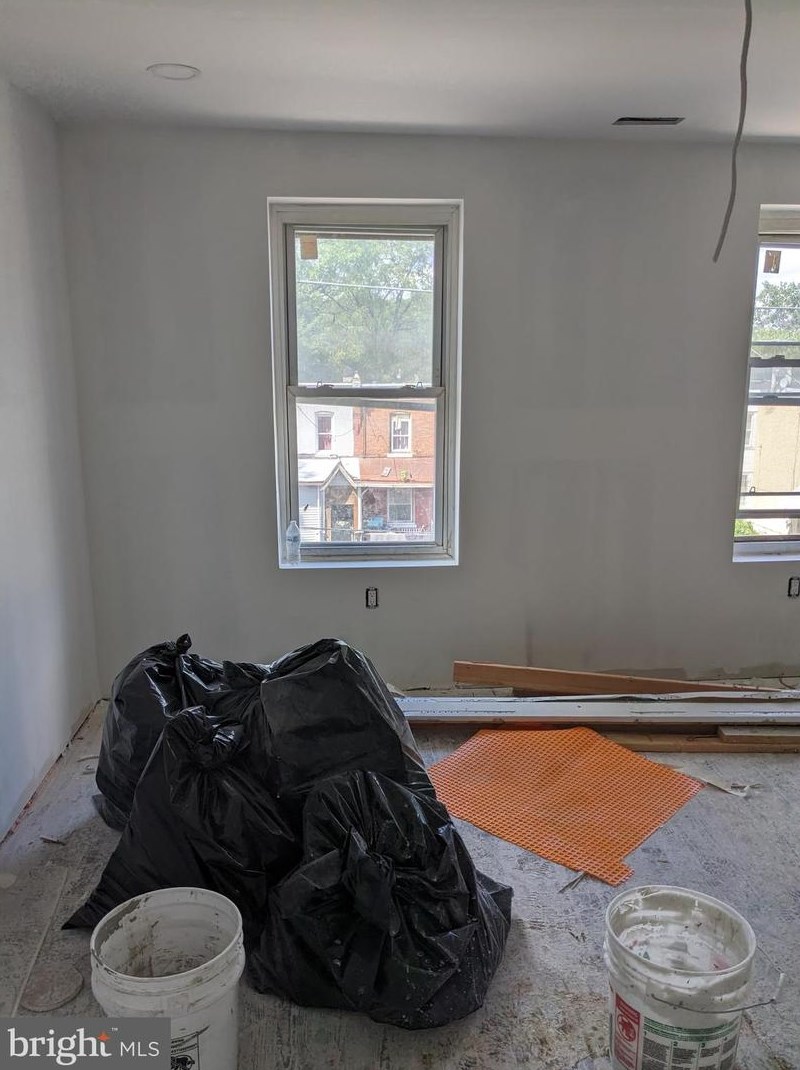 7122 Greenway Ave, Philadelphia PA  19142-1030 exterior