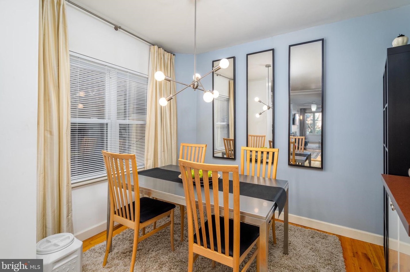 708 7th St, Philadelphia PA 19123-0027 exterior