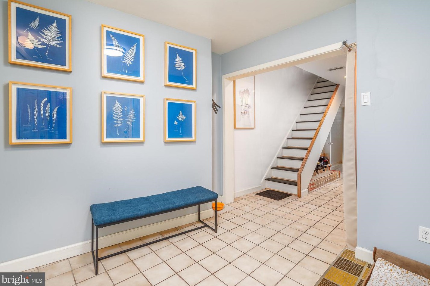 708 7th St, Philadelphia PA 19123-0027 exterior