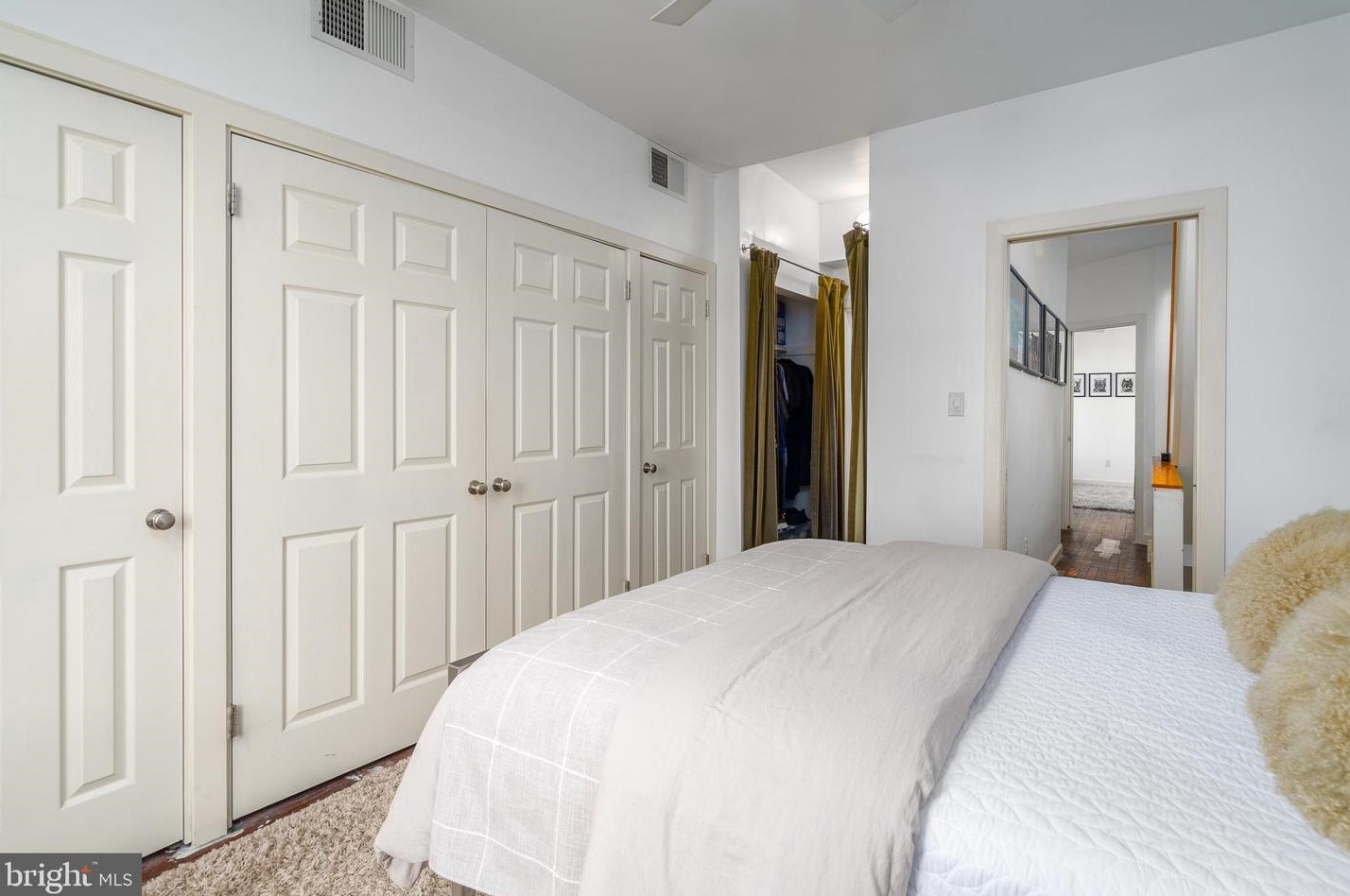 708 7th St, Philadelphia PA 19123-0027 exterior