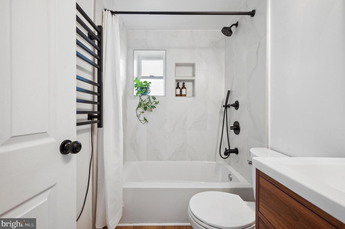 619 Acorn St, Philadelphia PA  19128-2506 exterior