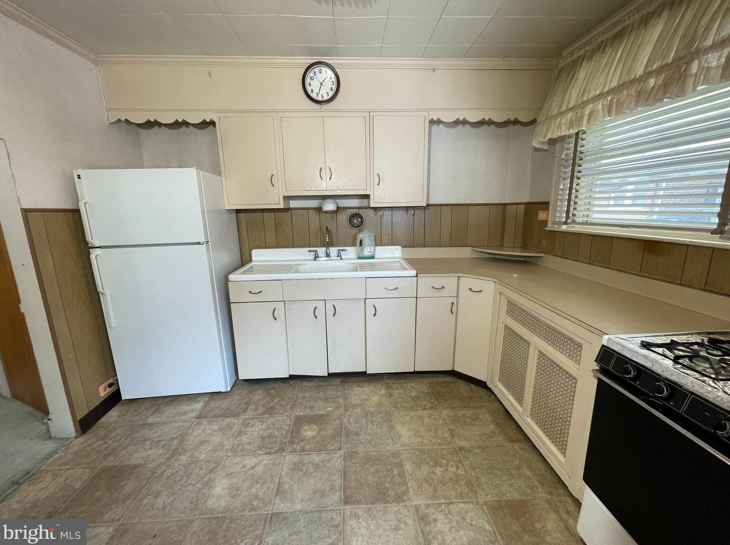 648 Sanger St, Philadelphia PA  19120-1721 exterior