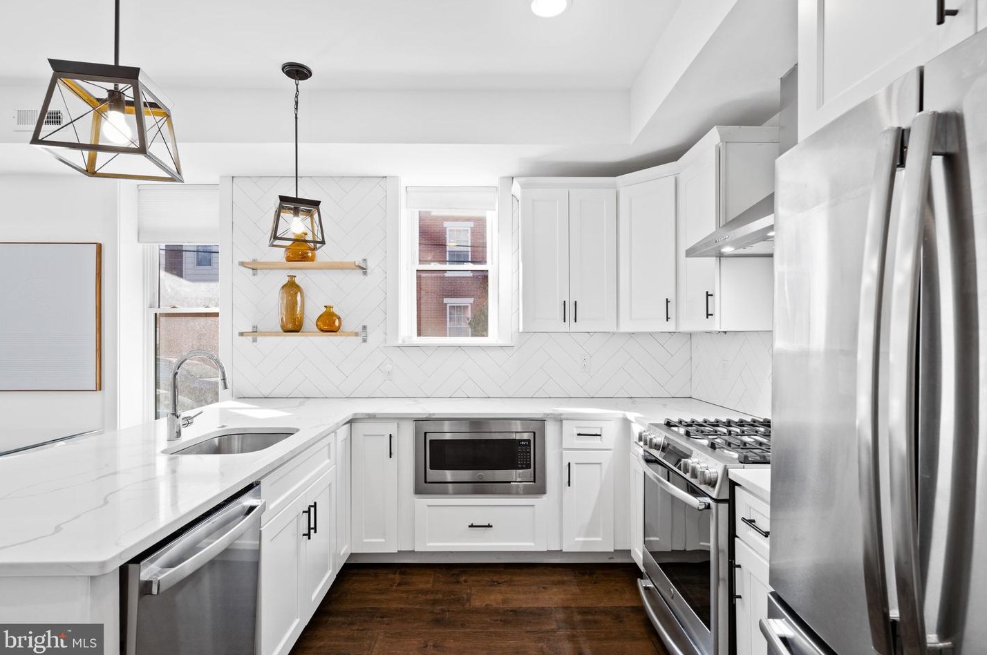 850 Taylor St, Philadelphia PA 19130-1945 exterior