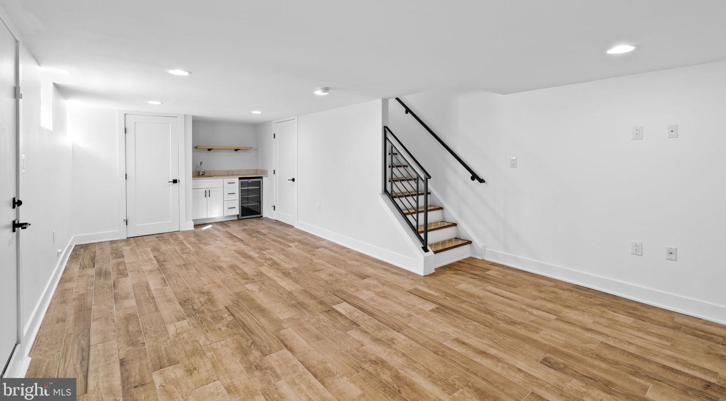 850 Taylor St, Philadelphia PA 19130-1945 exterior