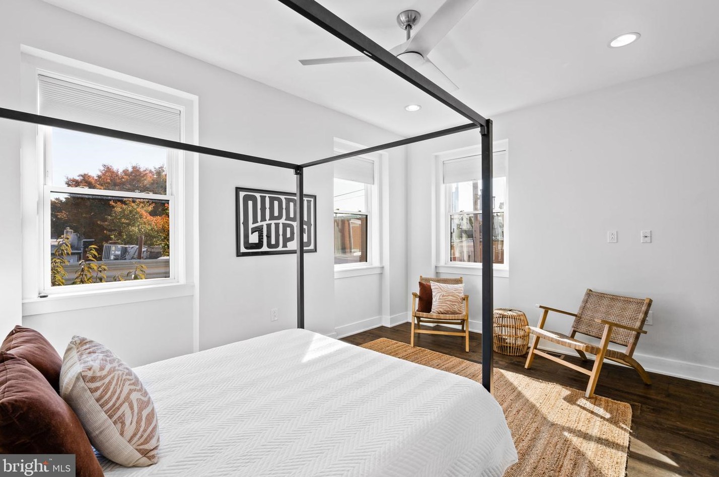 850 Taylor St, Philadelphia PA 19130-1945 exterior